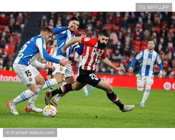 黑马西班牙人凭借五后卫体系,打造主场不败防守铁壁 黑马西班牙人凭借五后卫体系,打造主场不败防守铁壁